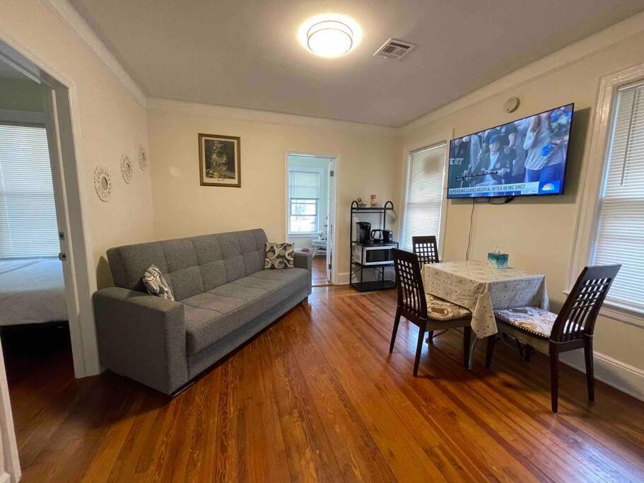 Entire Cozy 1br In Heart Of Queens L Apartment *